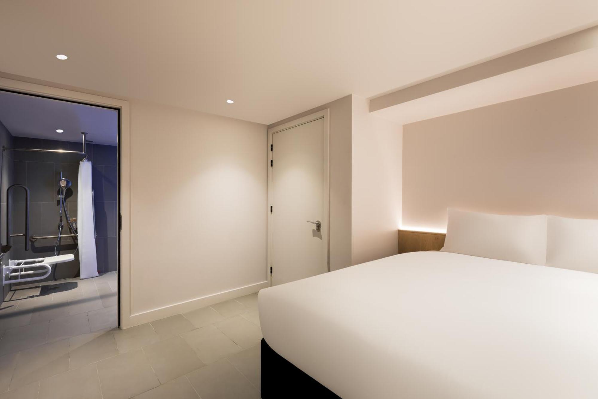 לונדון Zedwell Underground Hotel Tottenham Court Rd חדר תמונה