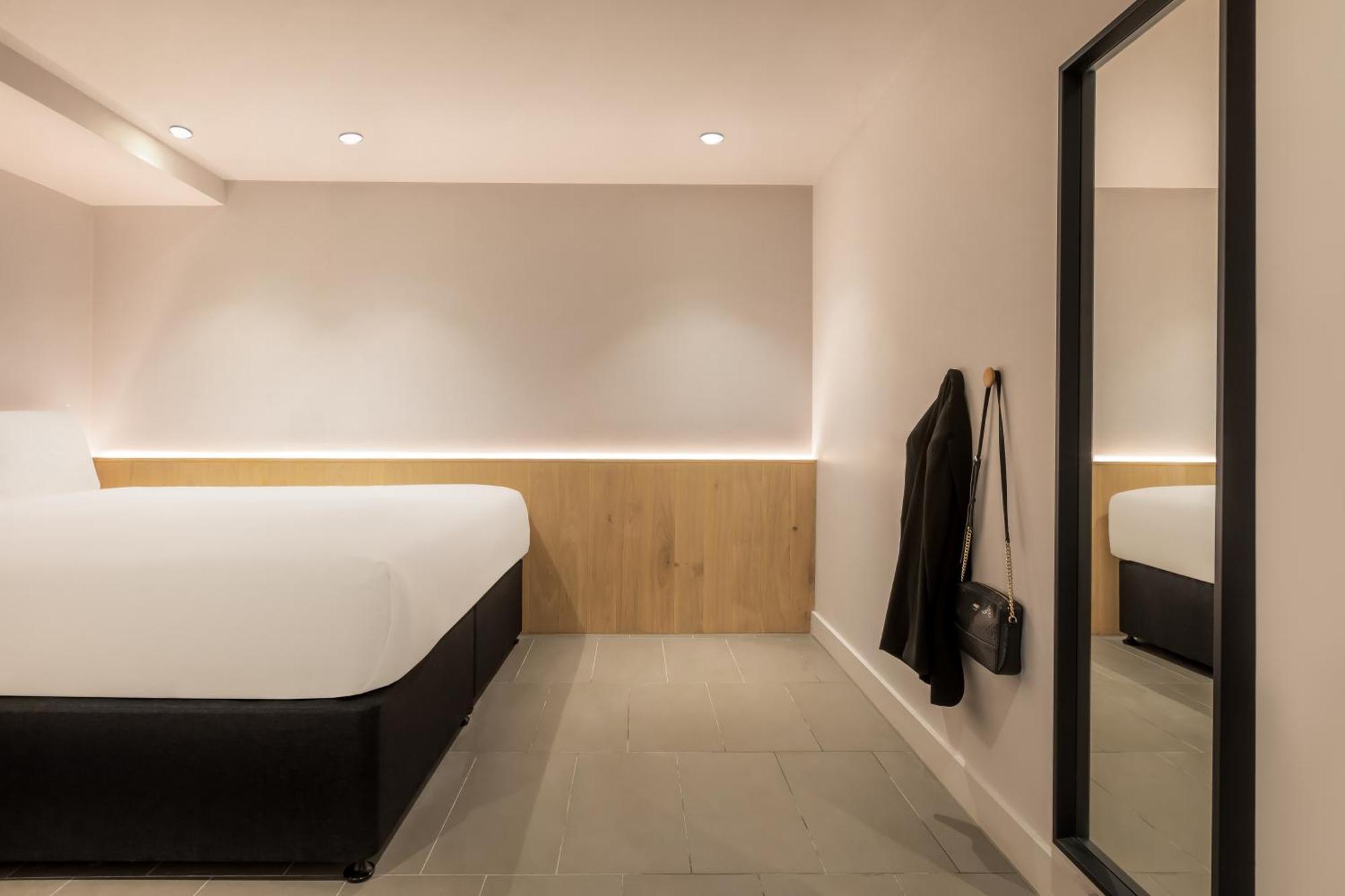 לונדון Zedwell Underground Hotel Tottenham Court Rd חדר תמונה